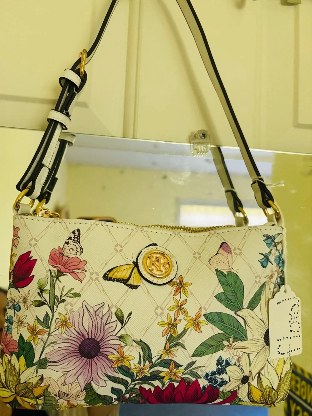 Kim Rogers floral leather zip bag! 9.5 by 6.5 inches